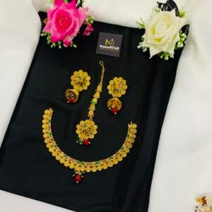 Kundan Bridal Jewellery Set With Tikka And Jumka Earrings online for Pakistani brides